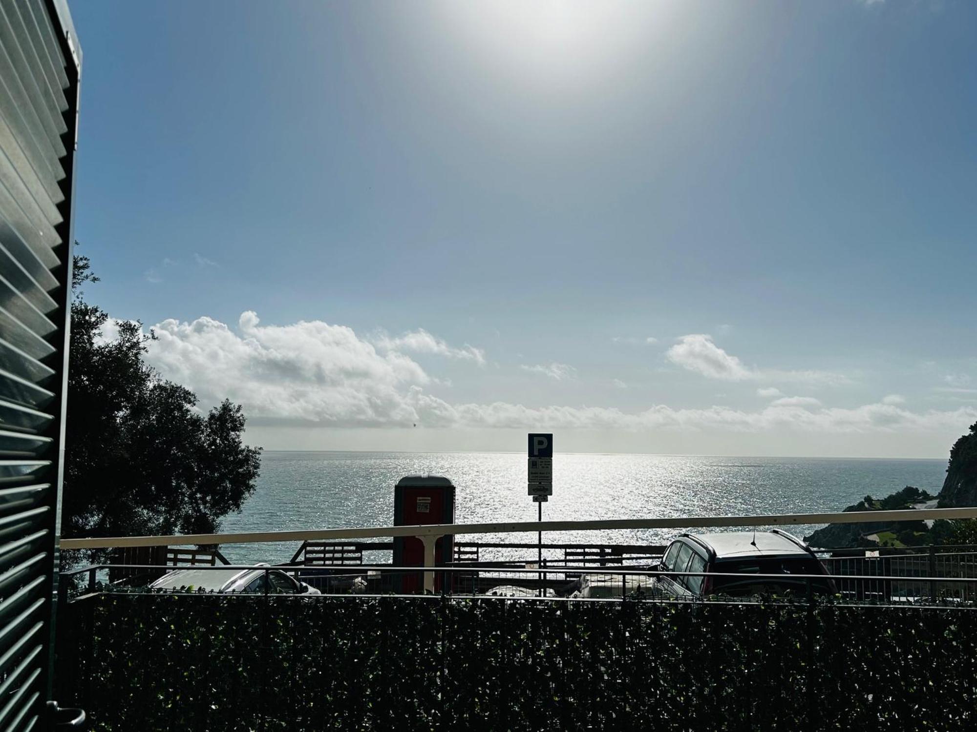 Casa Serge Vista Mare Con Ampio Terrazzo Privato Bergeggi Exterior foto