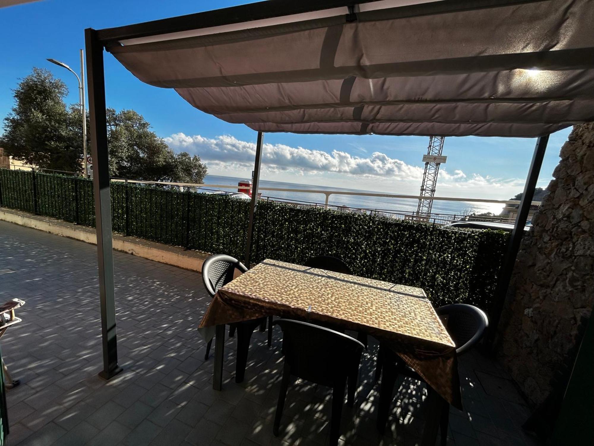 Casa Serge Vista Mare Con Ampio Terrazzo Privato Bergeggi Exterior foto