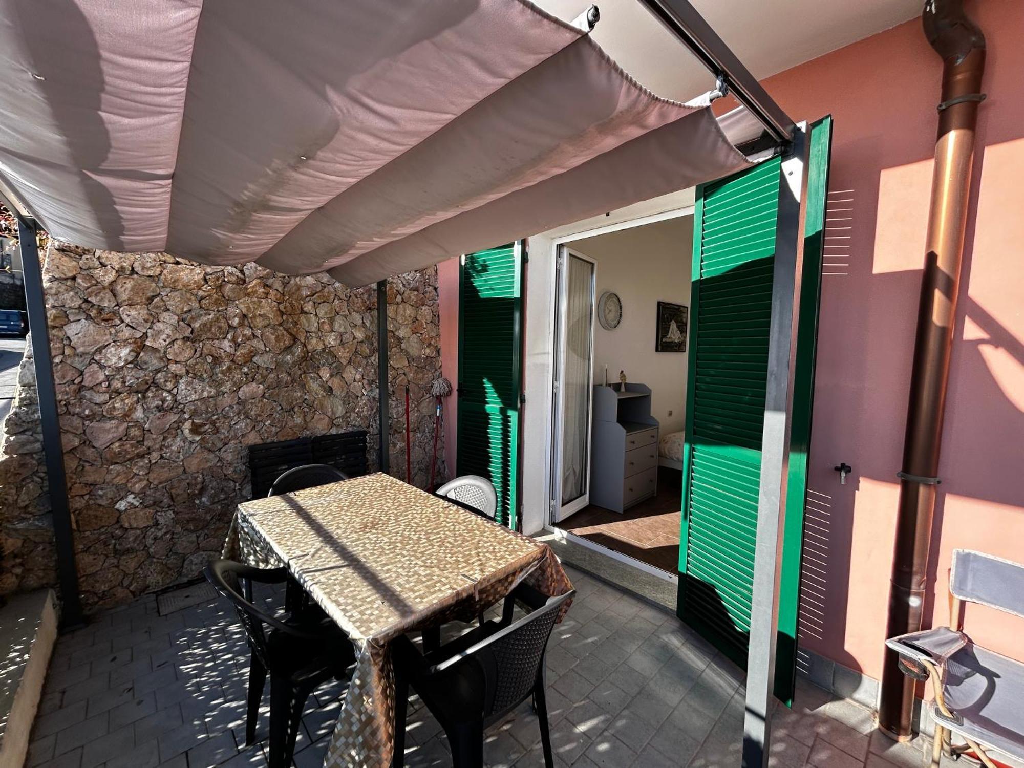 Casa Serge Vista Mare Con Ampio Terrazzo Privato Bergeggi Exterior foto