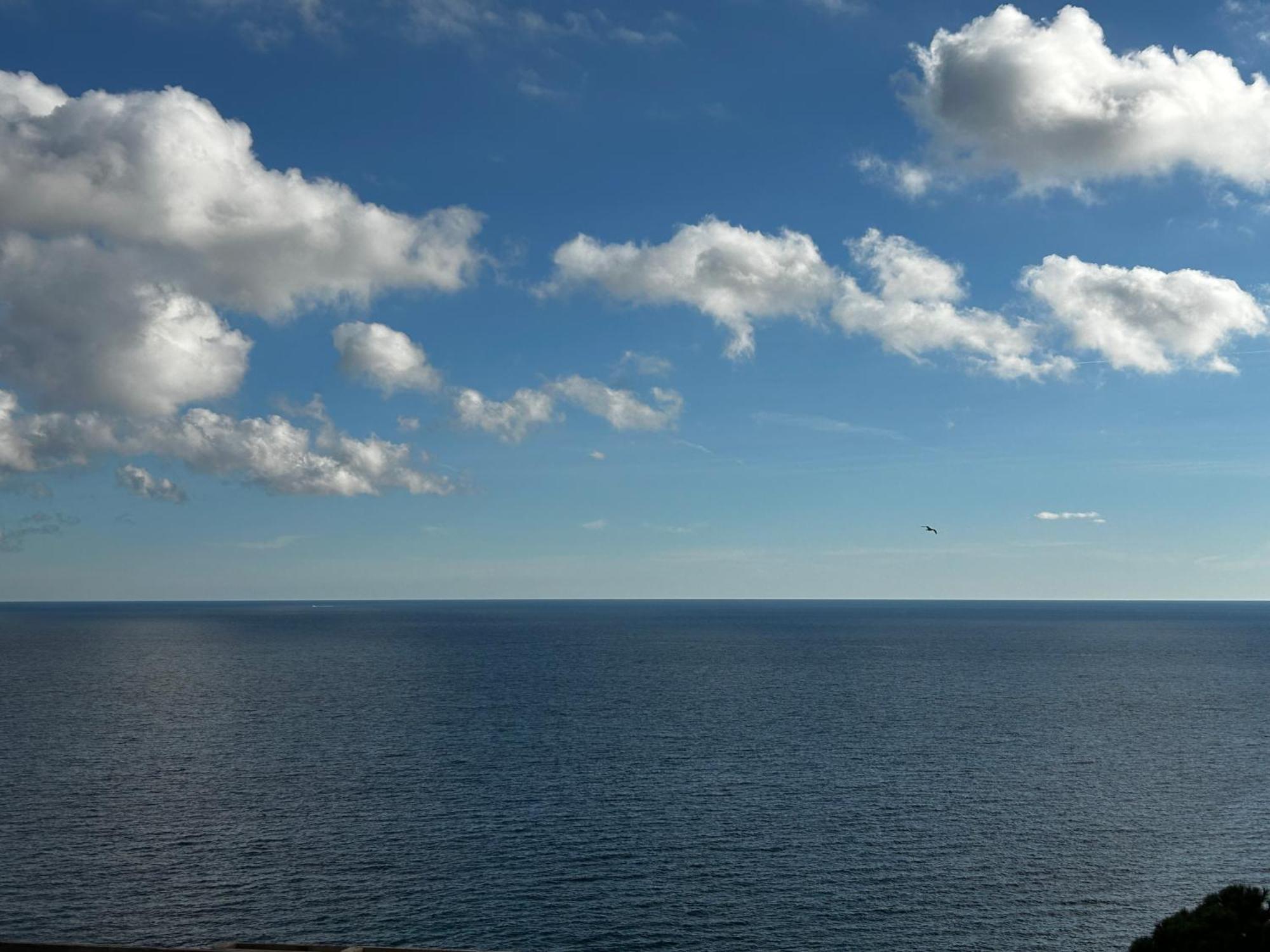 Casa Serge Vista Mare Con Ampio Terrazzo Privato Bergeggi Exterior foto